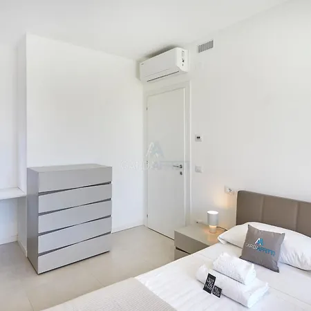 شقة Queen Loft - Attico Moderno Con Solarium Privato E Vista Piscina